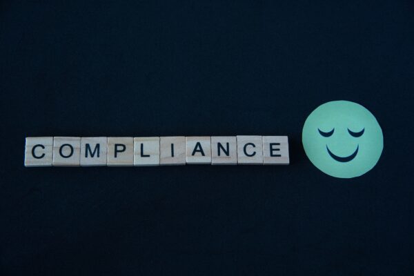 KI in der Compliance: Chancen, Risiken & Tools