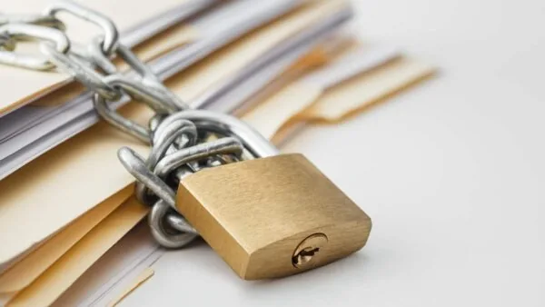 KI-Schwärzung juristischer Dokumente: Datenschutz & PII